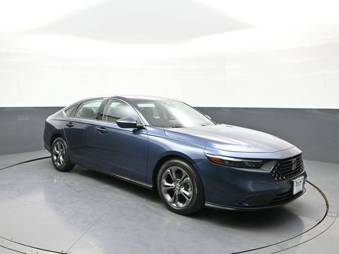 Certified 2023 Honda Accord EX image 4