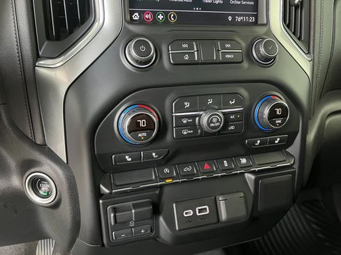 Used 2019 Chevrolet Silverado 1500 LT w/ Convenience Package AWD/4WD image 16