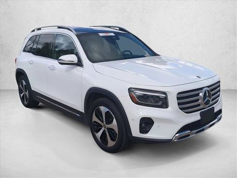 Used 2025 Mercedes-Benz GLB 250 image 3