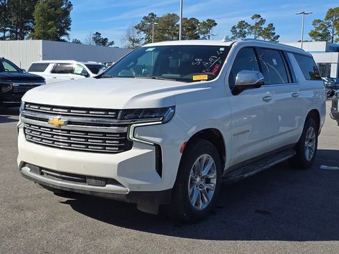 Used 2023 Chevrolet Suburban Premier image 7