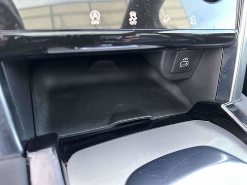 Used 2021 Land Rover Discovery Sport SE R-Dynamic image 29