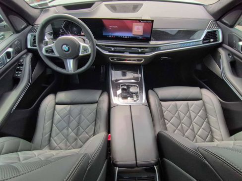 Used 2026 BMW X7 xDrive40i w/ M Sport Package AWD/4WD image 16
