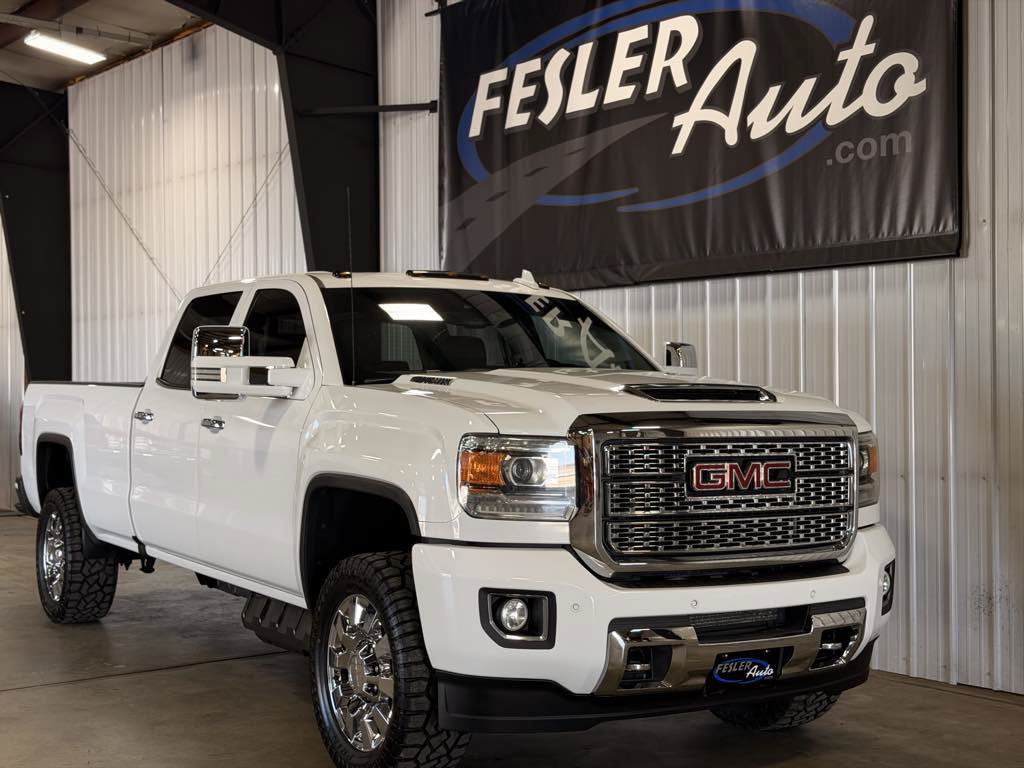 Used 2018 GMC Sierra 3500 Denali w/ Duramax Plus Package AWD/4WD image 39