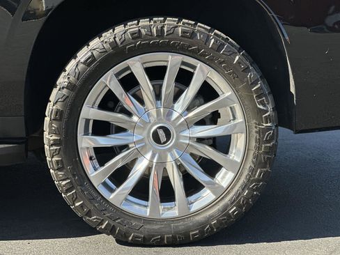 Used 2023 Cadillac Escalade ESV Premium Luxury image 8