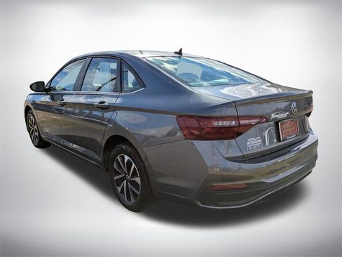 Used 2024 Volkswagen Jetta S image 6