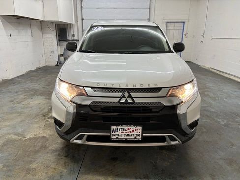 Used 2019 Mitsubishi Outlander ES image 29