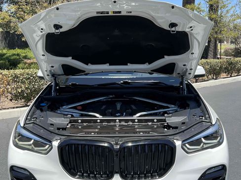 Used 2019 BMW X5 xDrive50i w/ M Sport Package AWD/4WD image 48