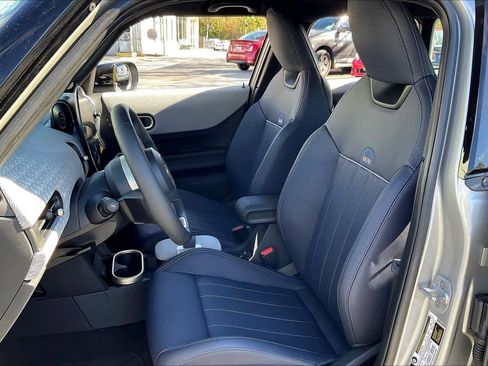 Used 2025 MINI Cooper S image 7