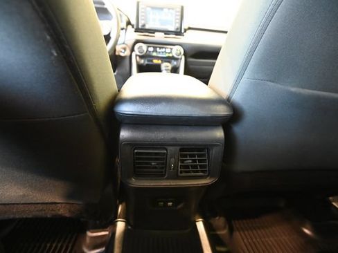Used 2020 Toyota RAV4 XLE AWD/4WD image 25