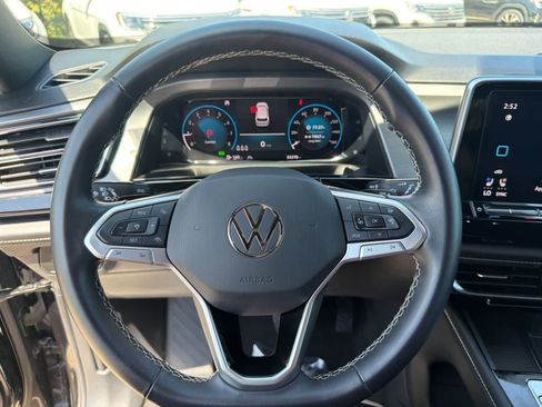 Used 2024 Volkswagen Atlas Cross Sport SE AWD/4WD image 15