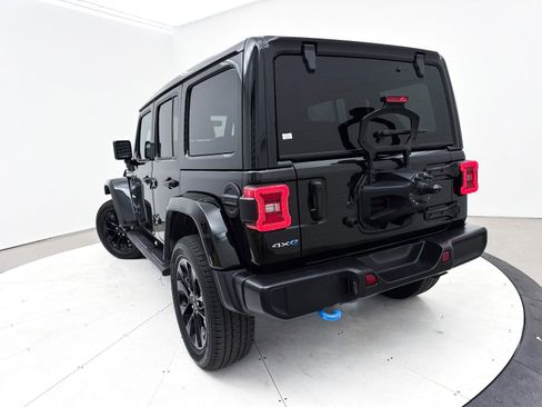 Used 2023 Jeep Wrangler Unlimited Sahara w/ Cold Weather Group image 10