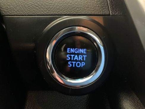 Used 2017 Toyota Camry XLE w/ Moonroof Package image 25