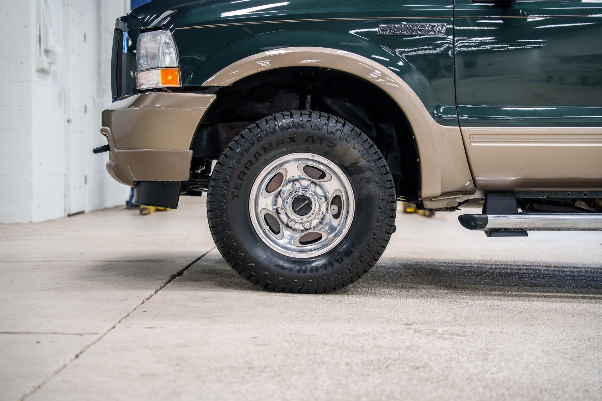 Used 2004 Ford Excursion Eddie Bauer AWD/4WD image 17