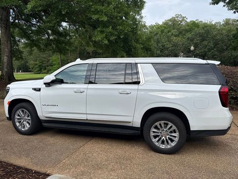 Used 2024 GMC Yukon XL SLT w/ SLT Luxury Package RWD image 1