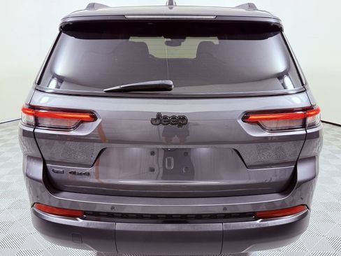 Used 2022 Jeep Grand Cherokee L Laredo AWD/4WD image 4