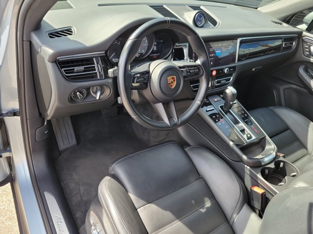 Certified 2023 Porsche Macan S AWD/4WD image 5