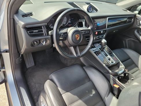 Certified 2023 Porsche Macan S AWD/4WD image 5
