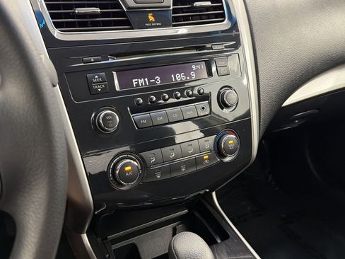 Used 2013 Nissan Altima 2.5 S FWD image 18