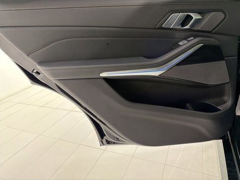 Used 2025 BMW X7 xDrive40i w/ Executive Package image 15