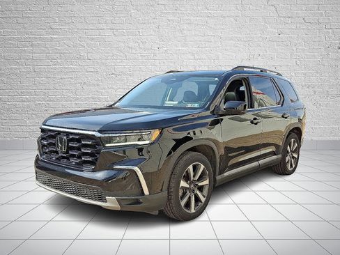 Used 2023 Honda Pilot Touring image 3