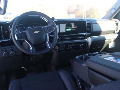 New 2025 Chevrolet Silverado 2500 LT w/ Z71 Chrome Sport Edition image 15