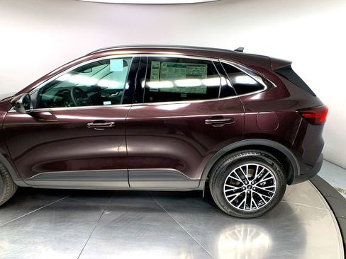 New 2023 Ford Escape SE w/ PHEV Premium Package FWD image 13