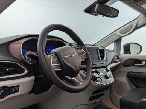 Used 2024 Chrysler Voyager LX image 23