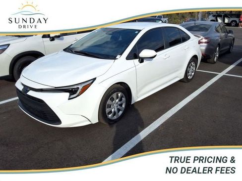 Used 2025 Toyota Corolla LE image 1