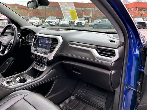 Used 2023 GMC Acadia SLT w/ Preferred Package image 13