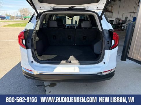 Used 2024 GMC Terrain SLT AWD/4WD image 21