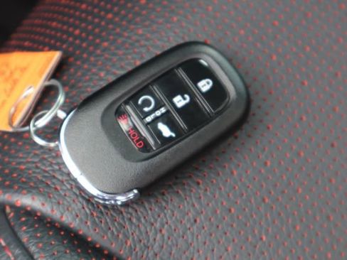 Used 2025 Honda Pilot Black Edition image 33