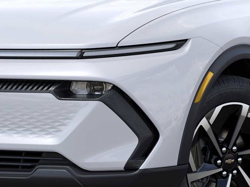 New 2026 Chevrolet Equinox EV LT image 10