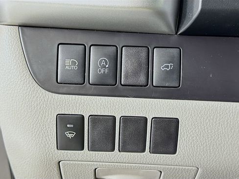 Used 2019 Toyota Highlander XLE AWD/4WD image 18