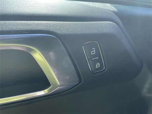 New 2025 Ford Bronco Badlands image 13