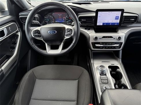 Certified 2023 Ford Explorer XLT image 8