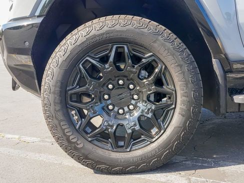 Used 2025 GMC Hummer EV 2X w/ LPO, Cargo Utility Package image 12