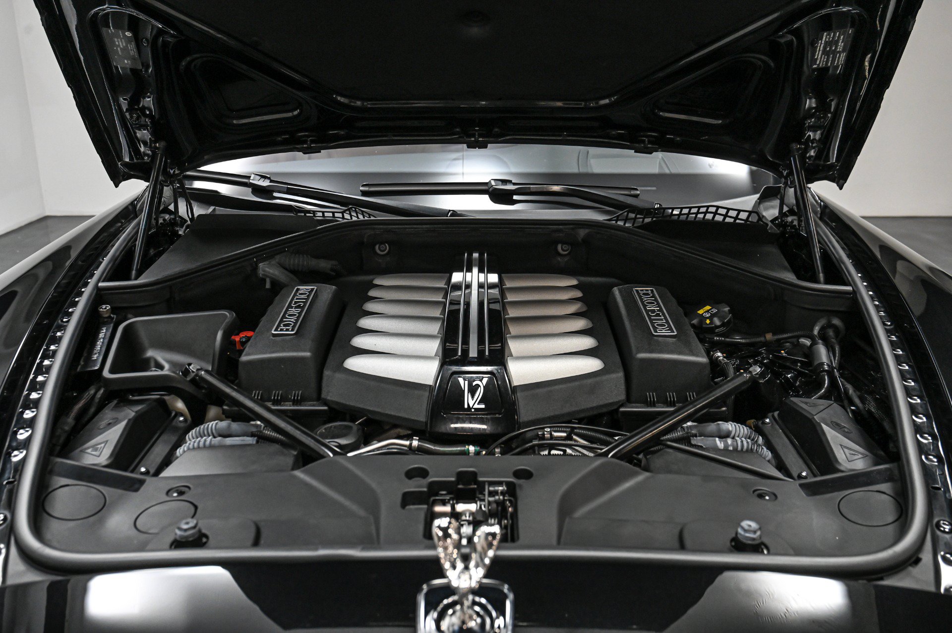 Used 2015 Rolls-Royce Ghost RWD image 50