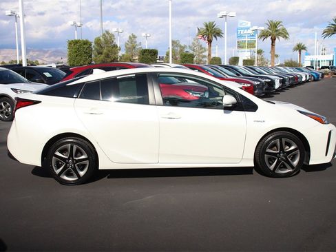 Used 2019 Toyota Prius XLE image 23