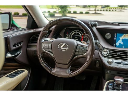 Used 2018 Lexus LS 500 w/ Interior Upgrade Package RWD image 20