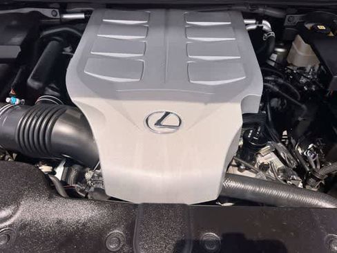 Used 2022 Lexus GX 460 Luxury w/ Off Road Package AWD/4WD image 10
