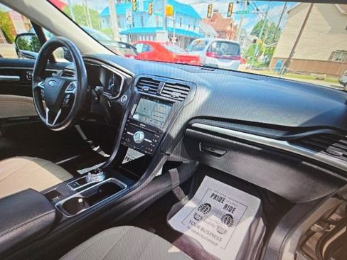 Used 2017 Ford Fusion Titanium AWD/4WD image 13