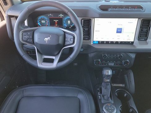 New 2025 Ford Bronco Outer Banks w/ Sasquatch Package image 8