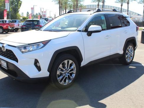 Certified 2020 Toyota RAV4 XLE Premium w/ Carpet Mat Package FWD image 5