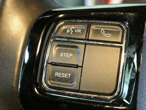 Used 2016 Dodge Grand Caravan SE image 20