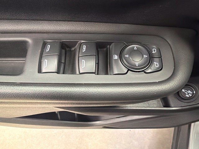 Used 2024 GMC Terrain SLT AWD/4WD image 15