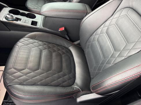 Certified 2024 Ford Escape ST-Line Elite w/ Premium Technology Package image 25