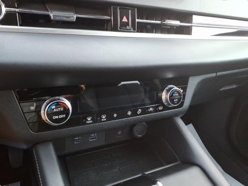 Used 2024 Mitsubishi Outlander SE image 19