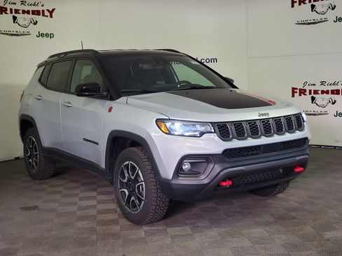New 2026 Jeep Compass Trailhawk AWD/4WD image 2