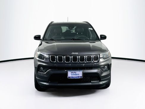 Used 2023 Jeep Compass Latitude w/ Convenience Group AWD/4WD image 2