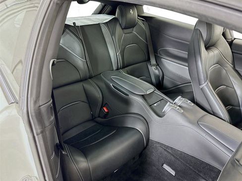 Used 2019 Ferrari GTC4Lusso T image 34